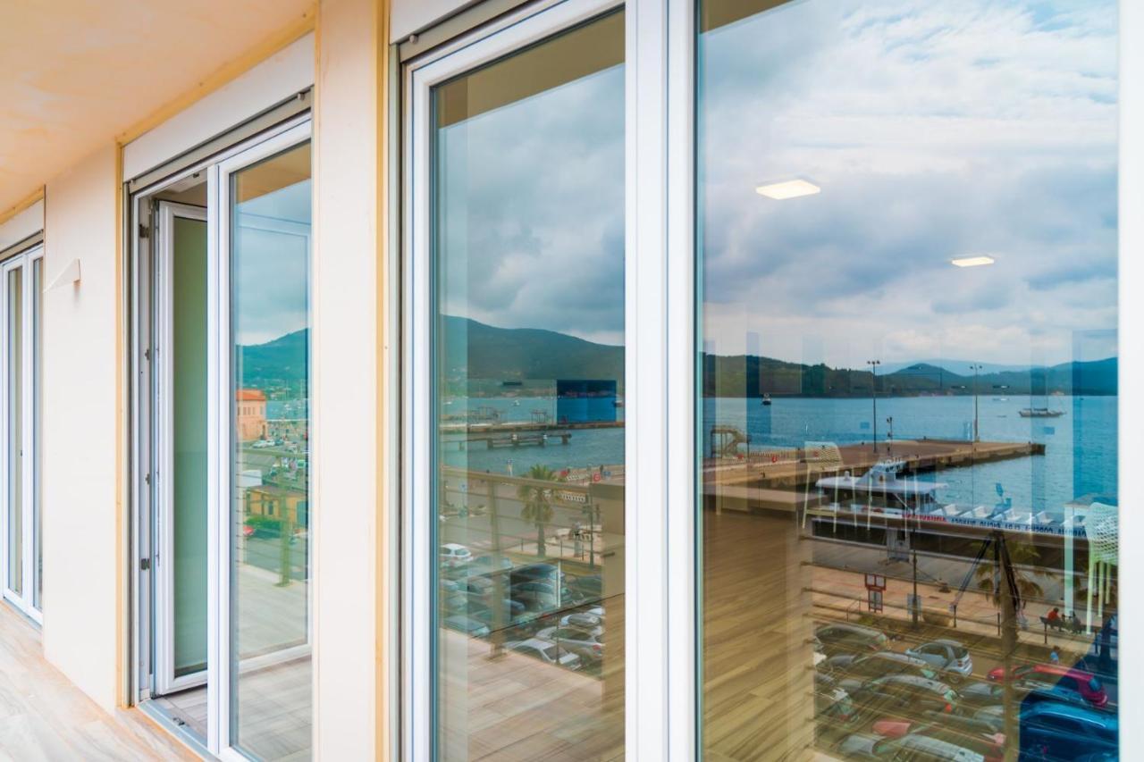 Appartamento Fronte Mare ポルトフェッラーイオ エクステリア 写真